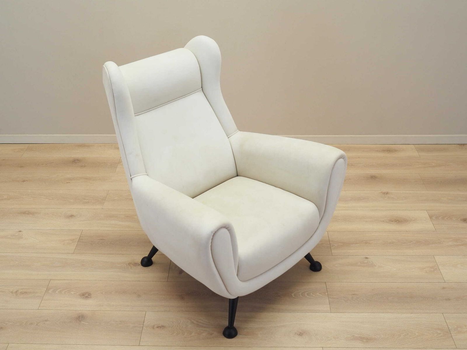 photo furniture White Armchair, Italian Design, 1980s, Production: Italy