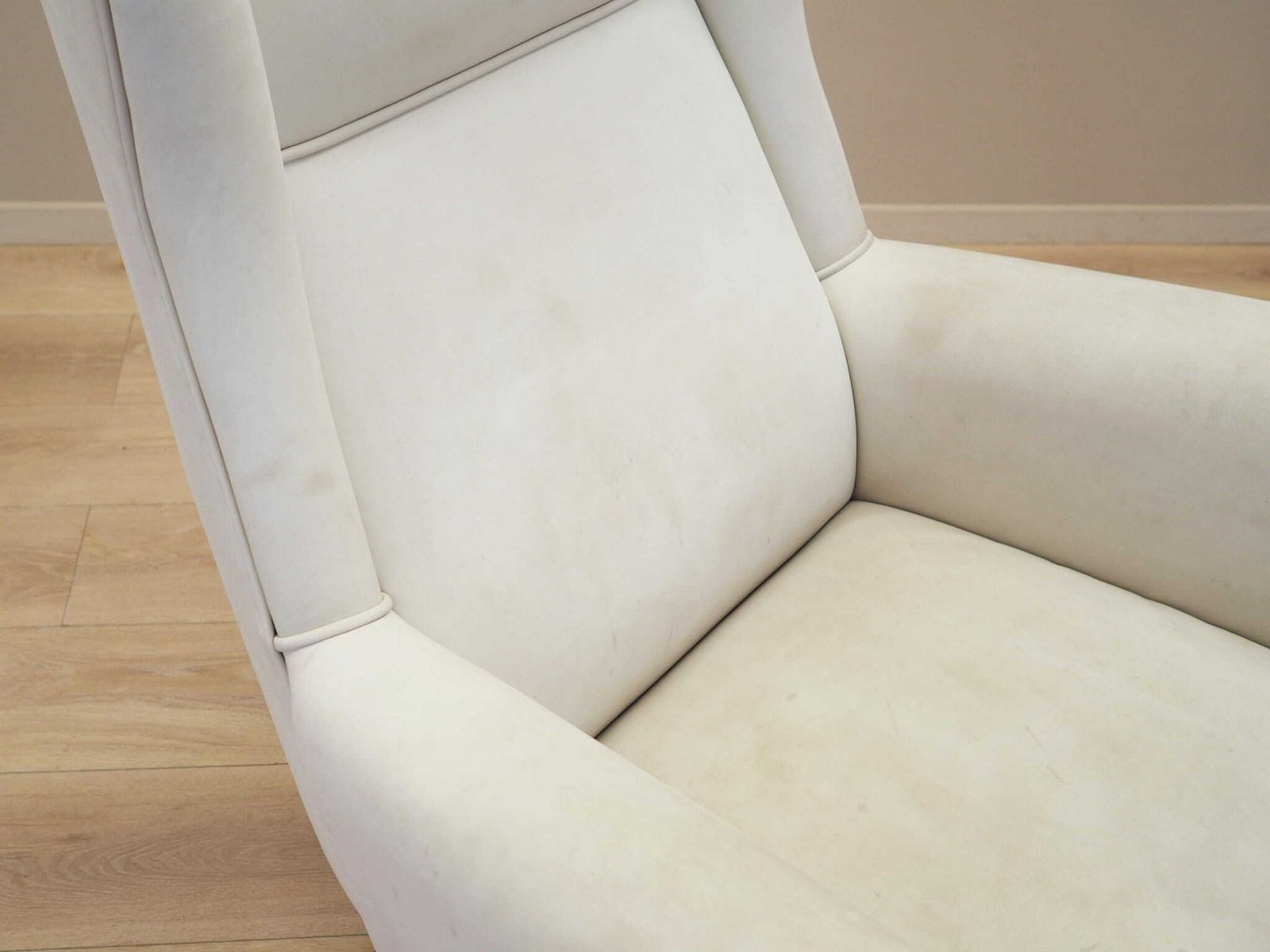 1139.0 White Armchair, Italian Design, 1980s, Production: Italy photo