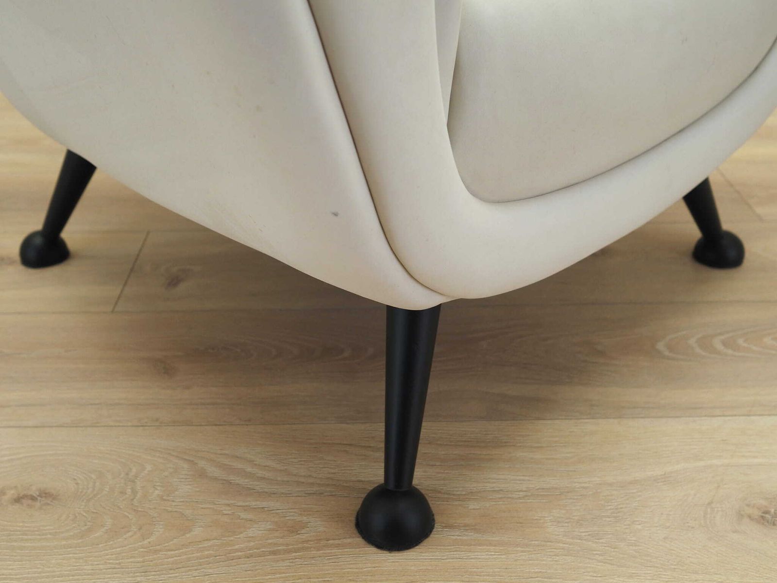photo vintage White Armchair, Italian Design, 1980s, Production: Italy