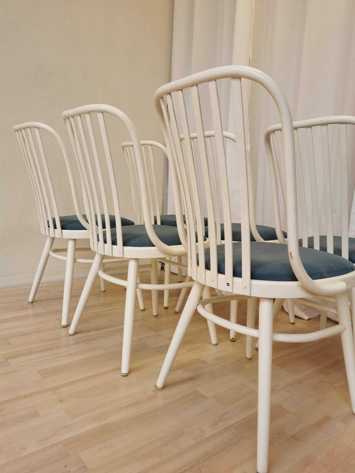 1 Of 6 Vintage Bentwood Dining Chairs / 1980s Yugoslavia / Made In Ligna Style / White Wooden Mid Century Dine Chairs With Blue Fabric Seat photo vinterior