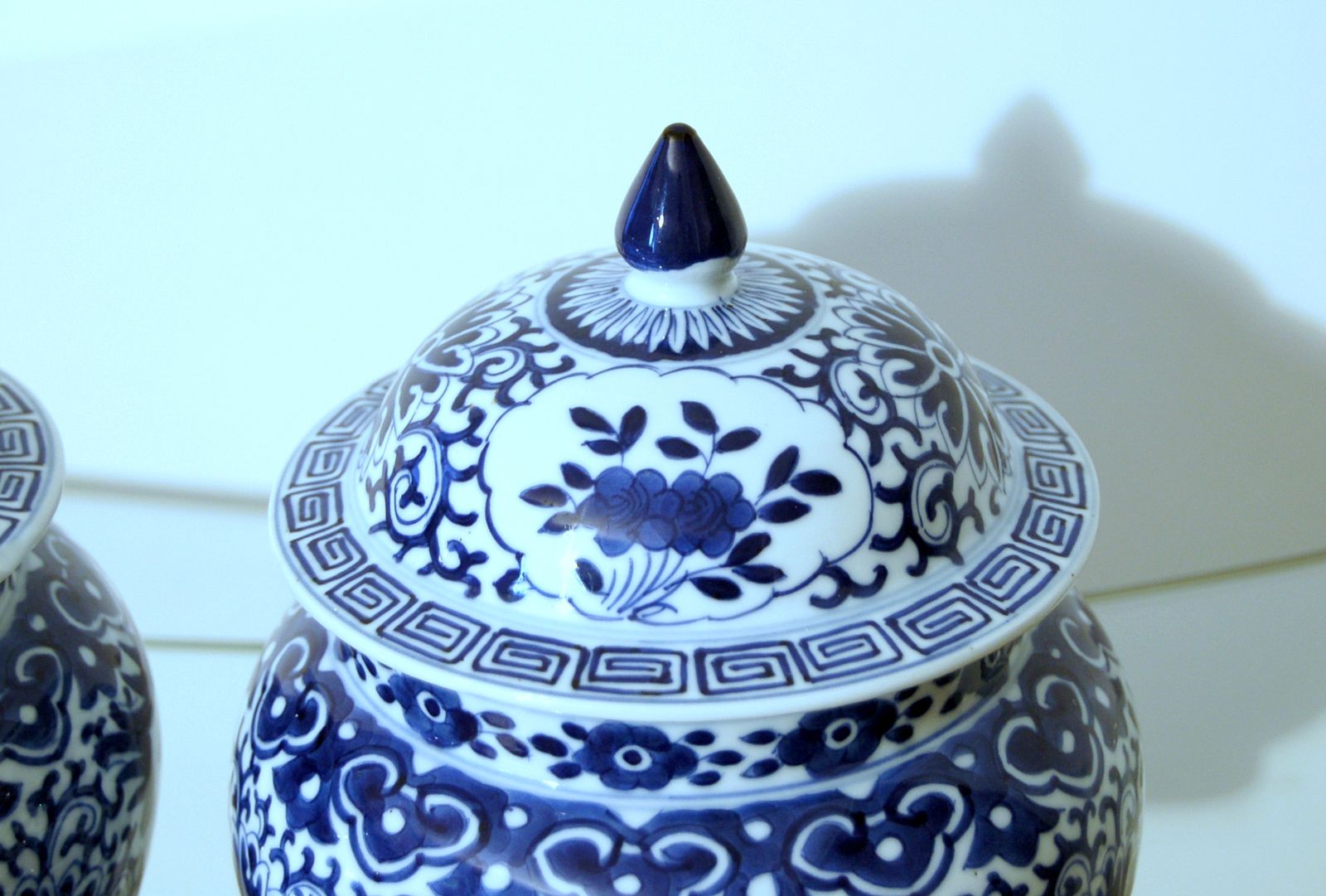 Pair Of Potiche Porcelain / China Marked Kangxi ( 1661 1722 ) Qing Dynasty 20th Century photo buy