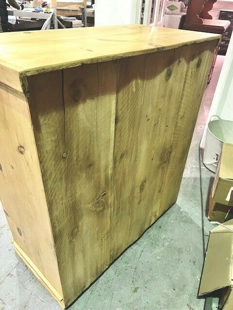 photo furniture Victorian Old Pine Chest Of Drawers