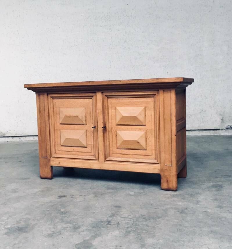 Brutalistisch Handgemaakt Eiken Kast Met 2 Deuren, België, Ca. Jaren 1950
