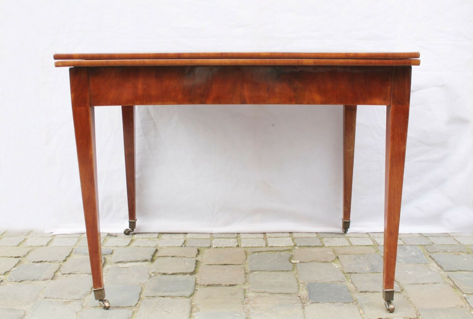 Directoire Gaming Table