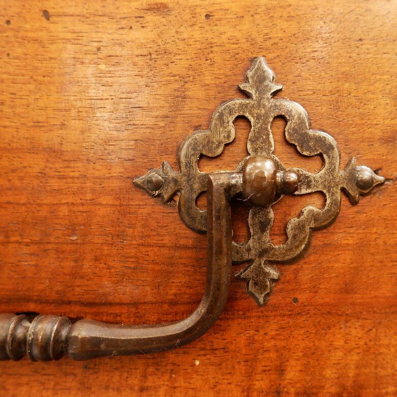 18th Century French Crossbow Front Chest Of Drawers In Walnutt, Aix En Provence photo Furniture