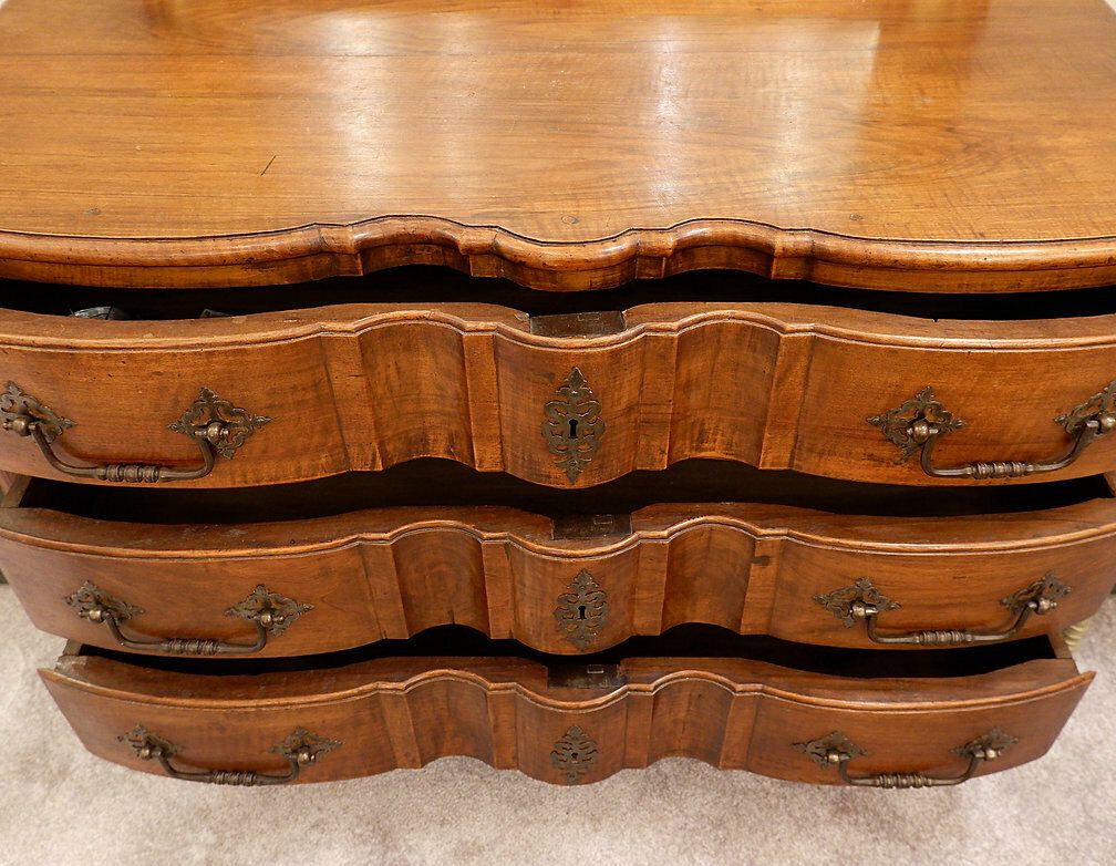 18th Century French Crossbow Front Chest Of Drawers In Walnutt, Aix En Provence photo buy