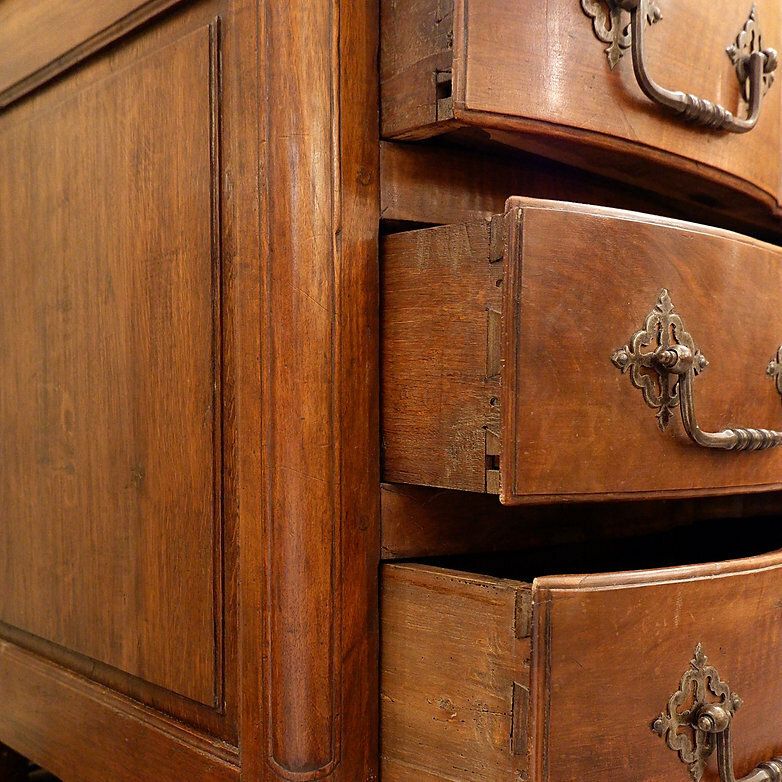 photo furniture 18th Century French Crossbow Front Chest Of Drawers In Walnutt, Aix En Provence