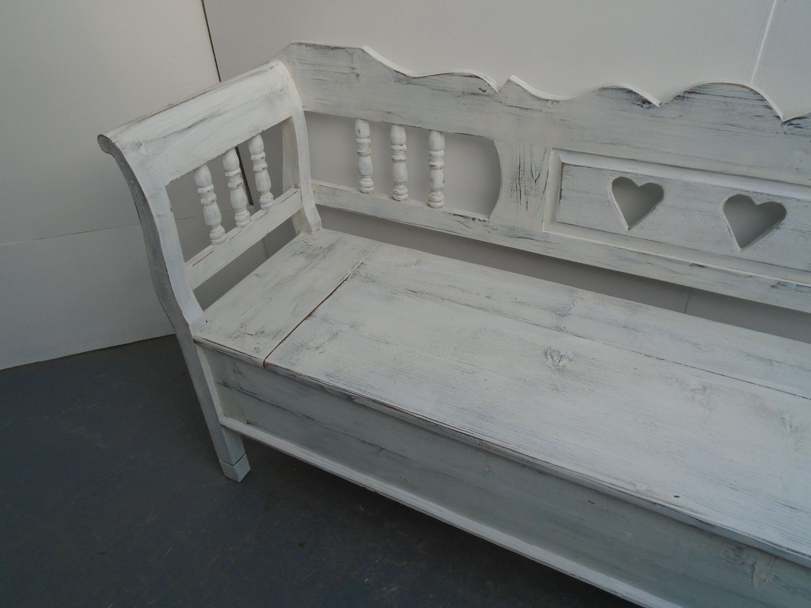 A Mottled White Heart Motif Antique Pine 3 Seater Box Settle photo furniture