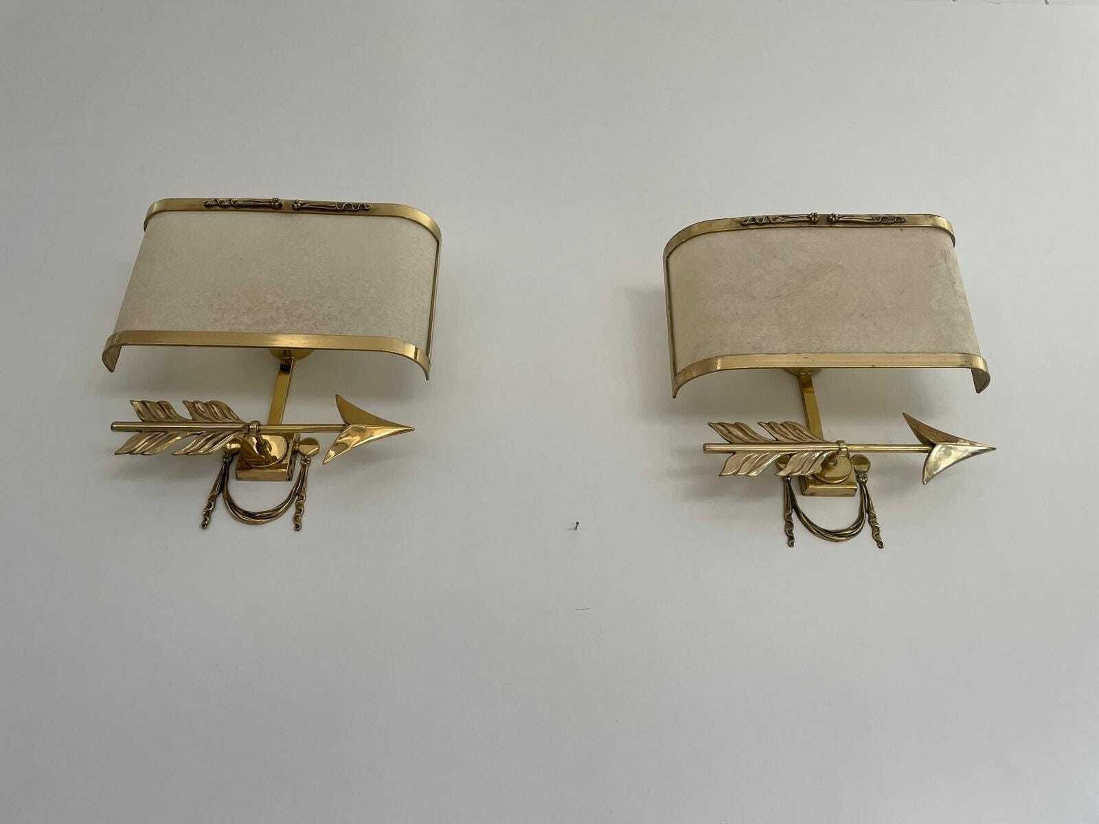 Mid Century Modern Brass Pair Of Arrow Sconces With Cocoon Shade, 50s/60s, Italy photo 2695.0