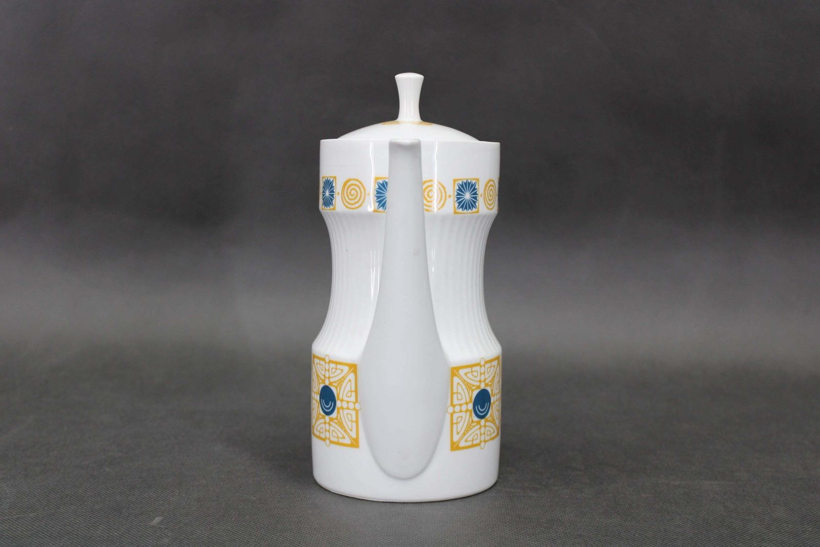 photo furniture 1964 Jaroslav Jezek Exlusive Porcelain Tea Set "Nefertiti", Czechoslovakia