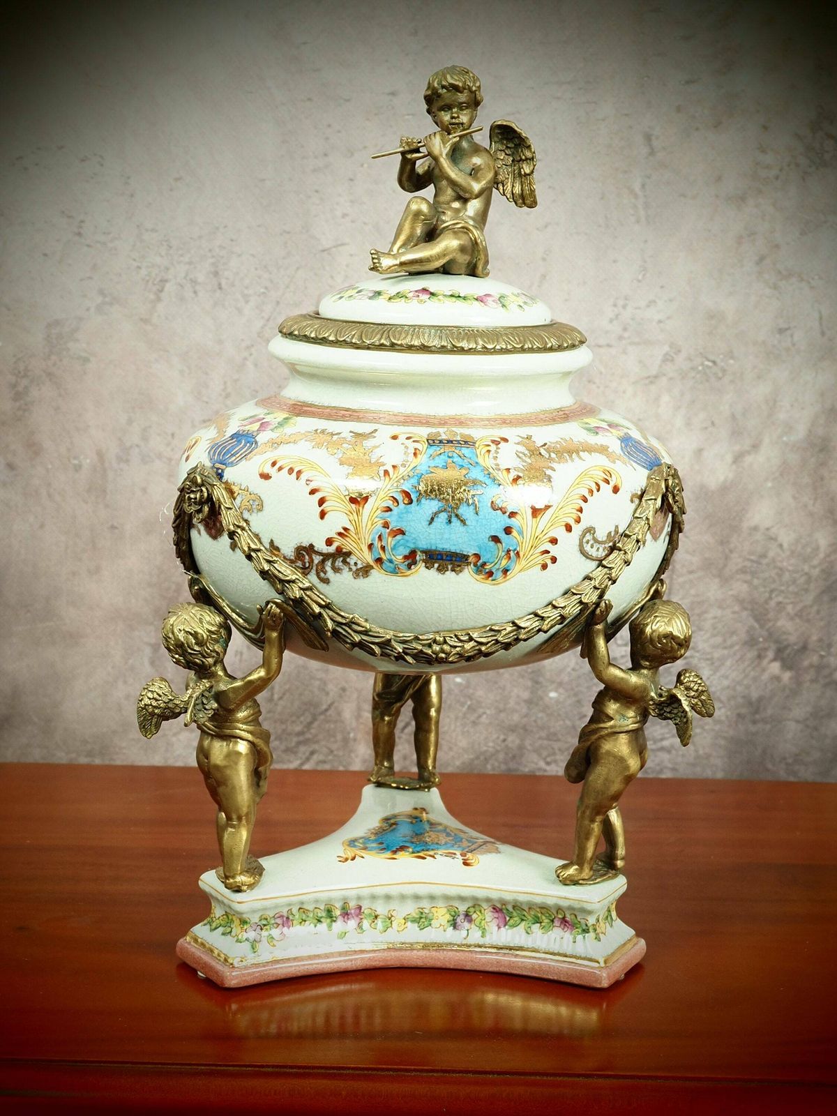 photo furniture Empire Style Porcelain And Bronze Box – Perfect Gift For Collectors And Lovers Of Timeless Elegance