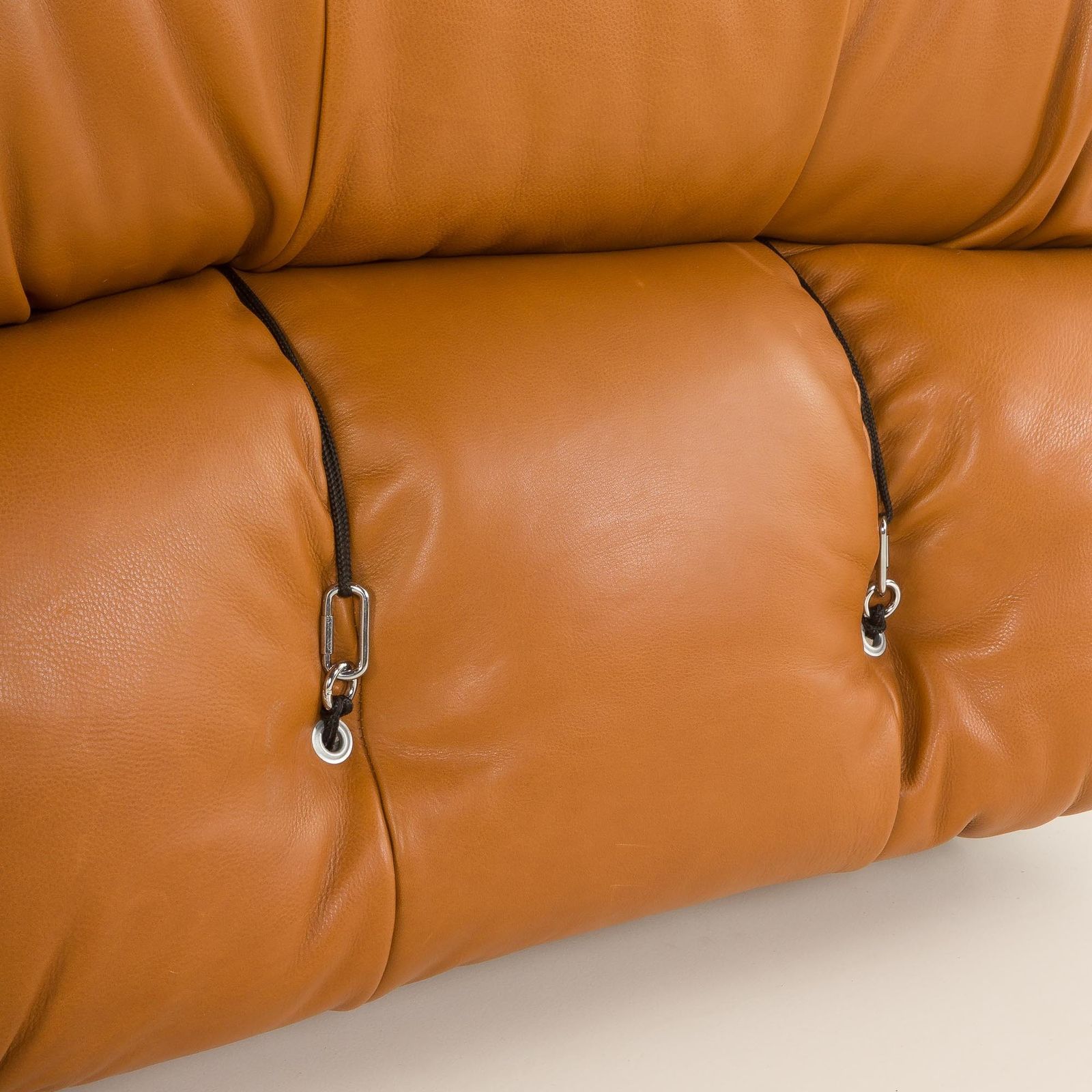 5256.0 Camaleonda Sofa By Mario Bellini In Full Grain Natural Aniline Leather, Italy 1970s photo