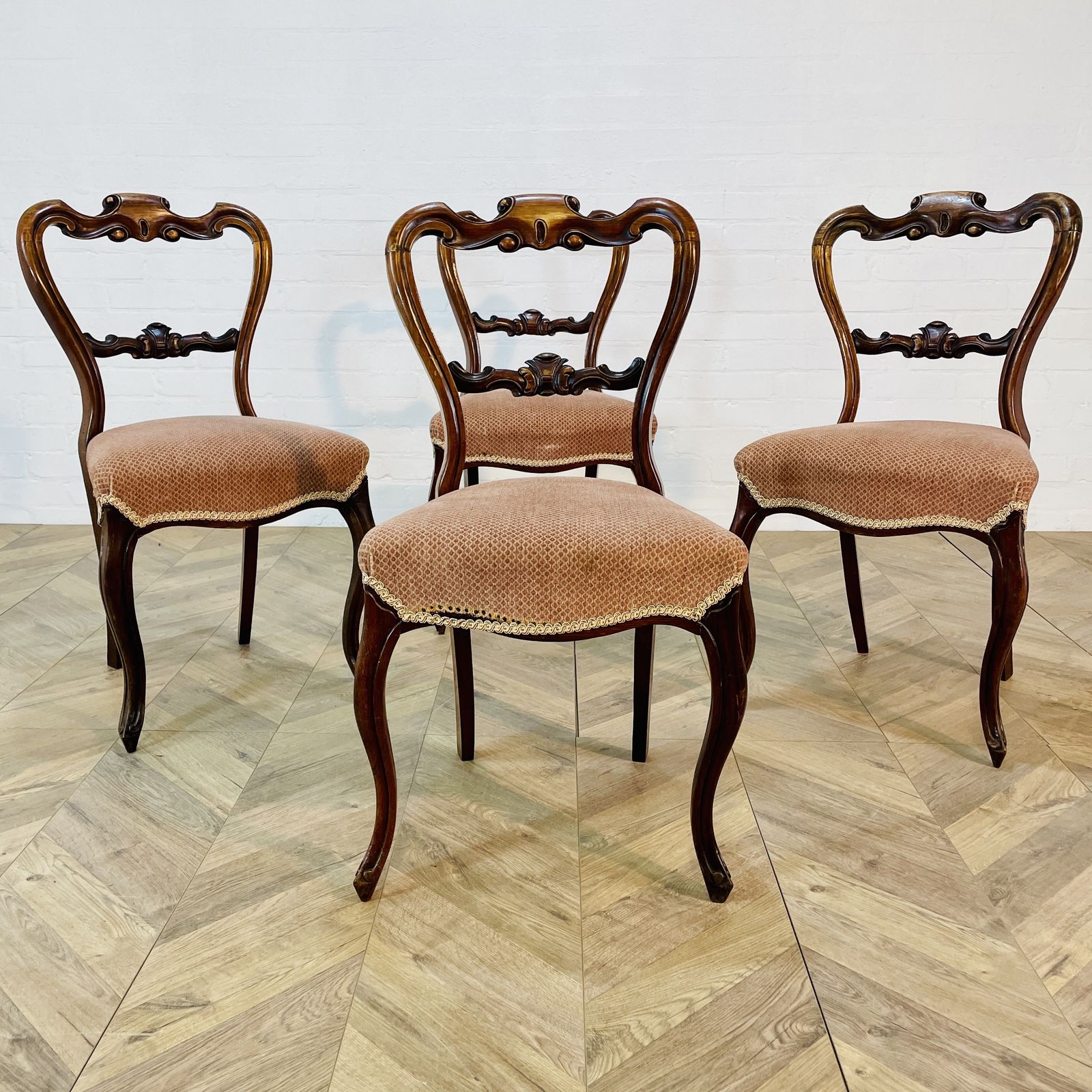 Antique English Walnut Balloon Back Dining Chairs, Set Of 4