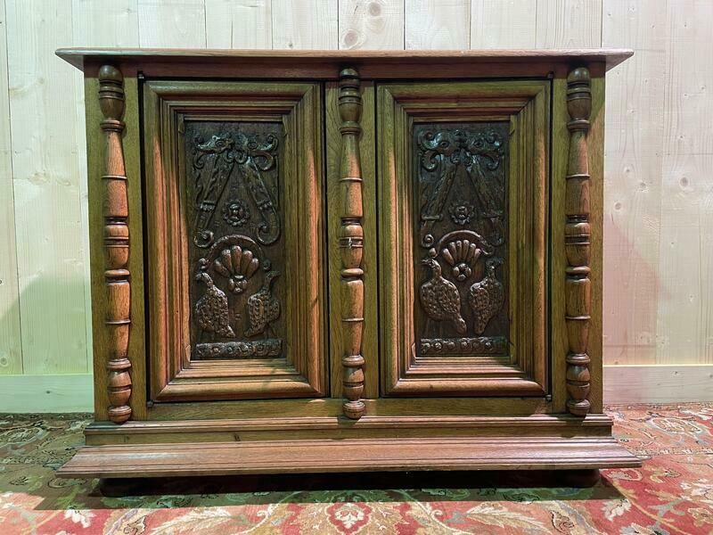 Buffet De Style Renaissance En Chêne Sculpté