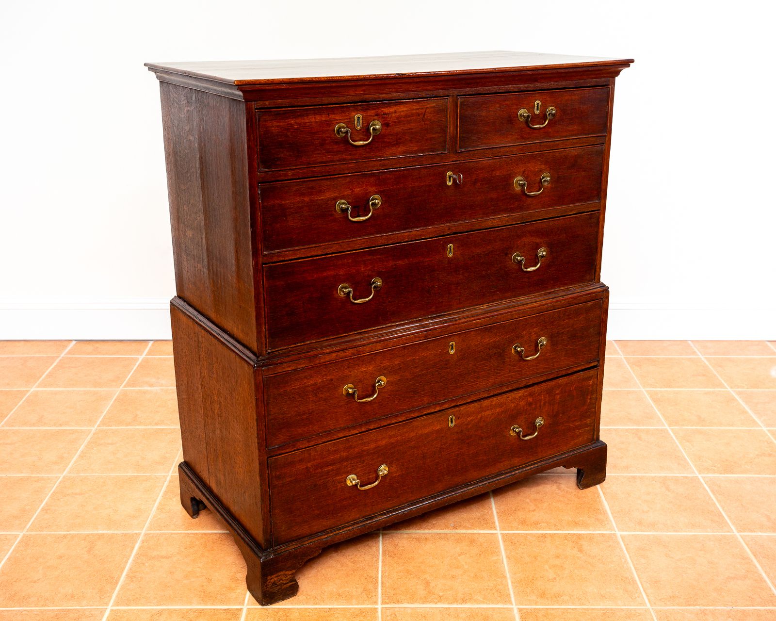 photo vintage Georgian Oak Chest On Chest Of Drawers 1750 Antiqu.E Storage Country House Commode Tallboy Farmhouse Rusti.C Six Drawers Brass George II