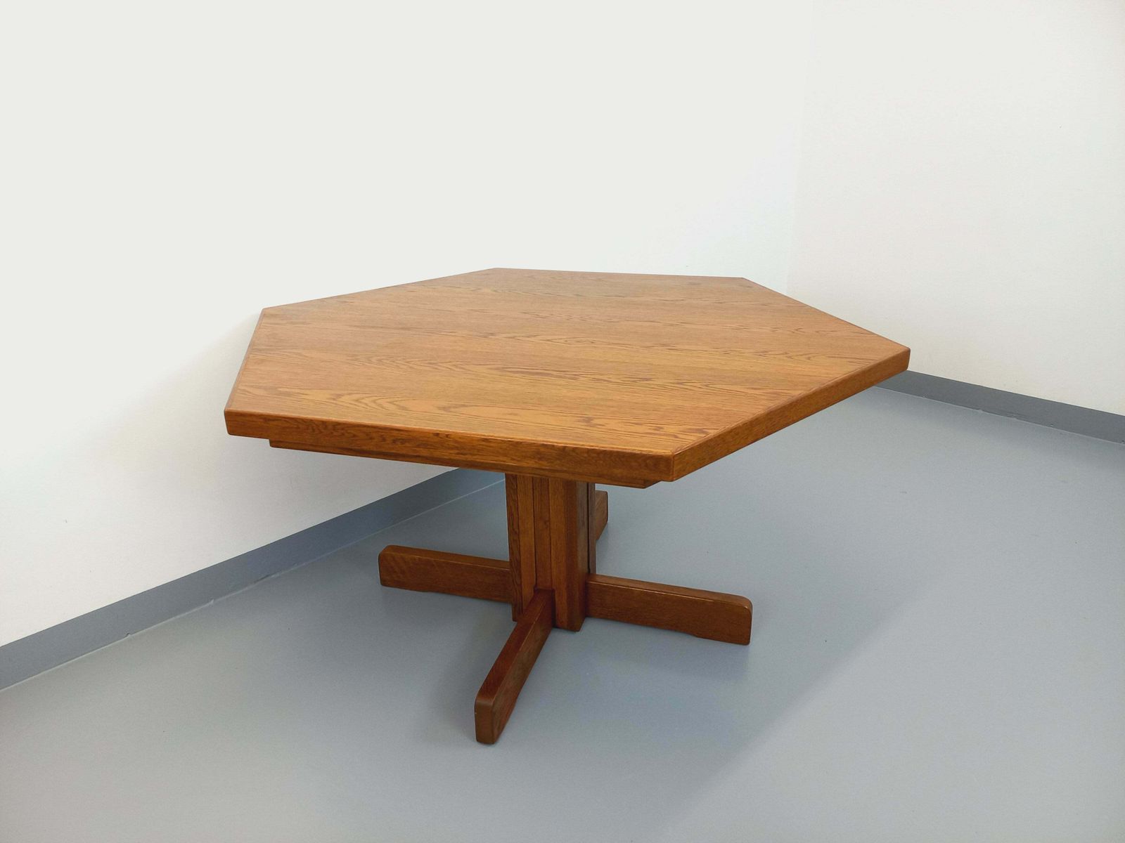 Table hexagonale en chêne, années 1980, vintage photo furniture
