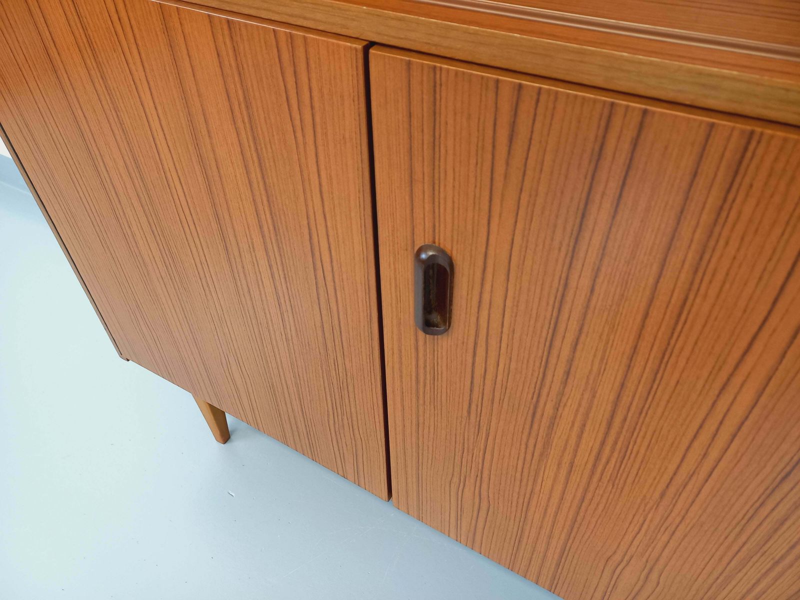 Scandinavian Style Bookcase In Melamine And Teak photo 402.0