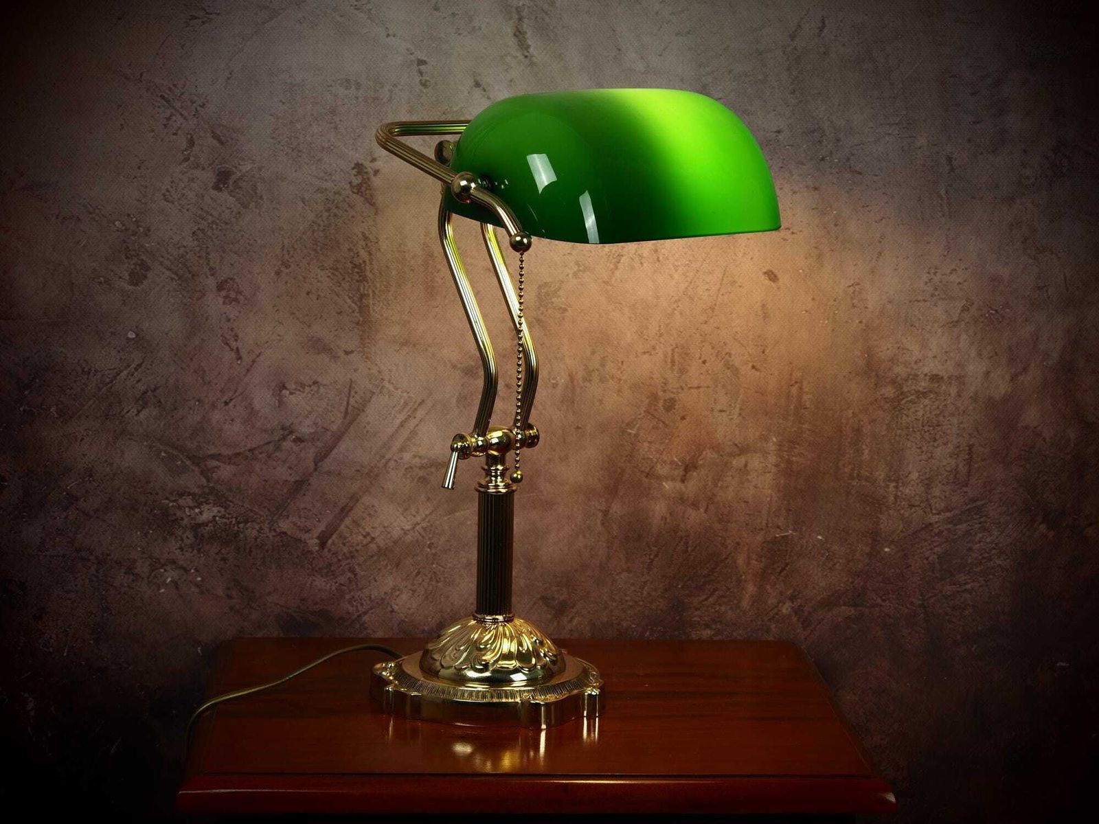 Banker Dark Brass Desk Lamp With Green Glass Shade – Elegant Office Décor, Perfect Gift For Students Or Professionals
