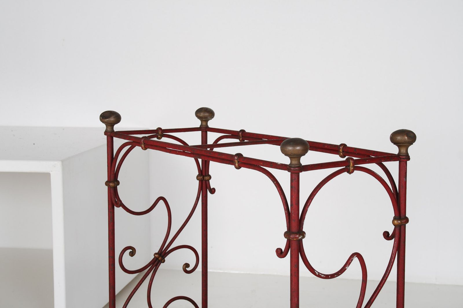 photo vinterior Decorative French Parisian Chic Antique Wrought Iron Red Painted Umbrella Stick Stand