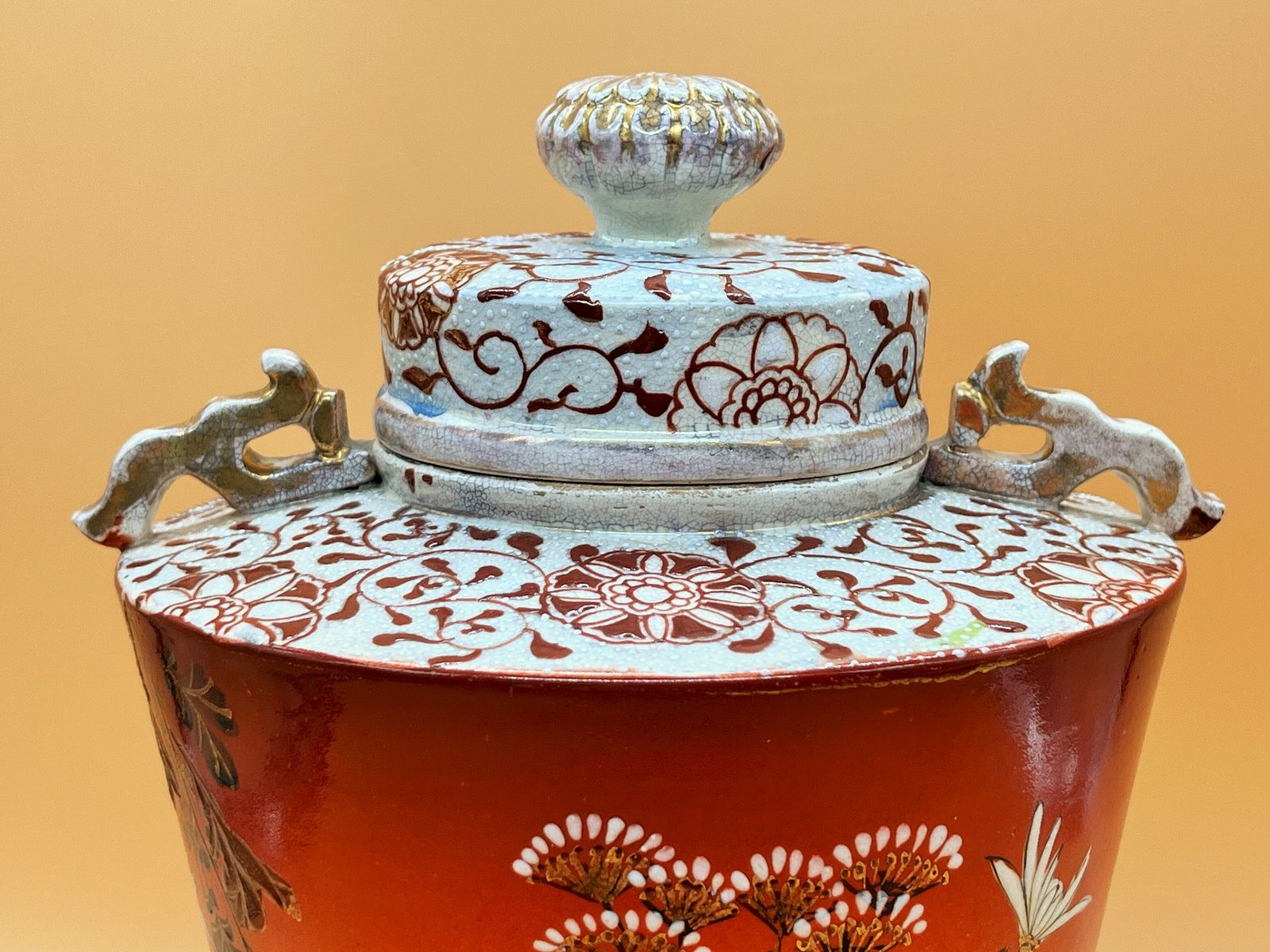 Stunning Large Antique Meiji Period Satsuma Hand Painted Temple Jar. Signed. photo for sale