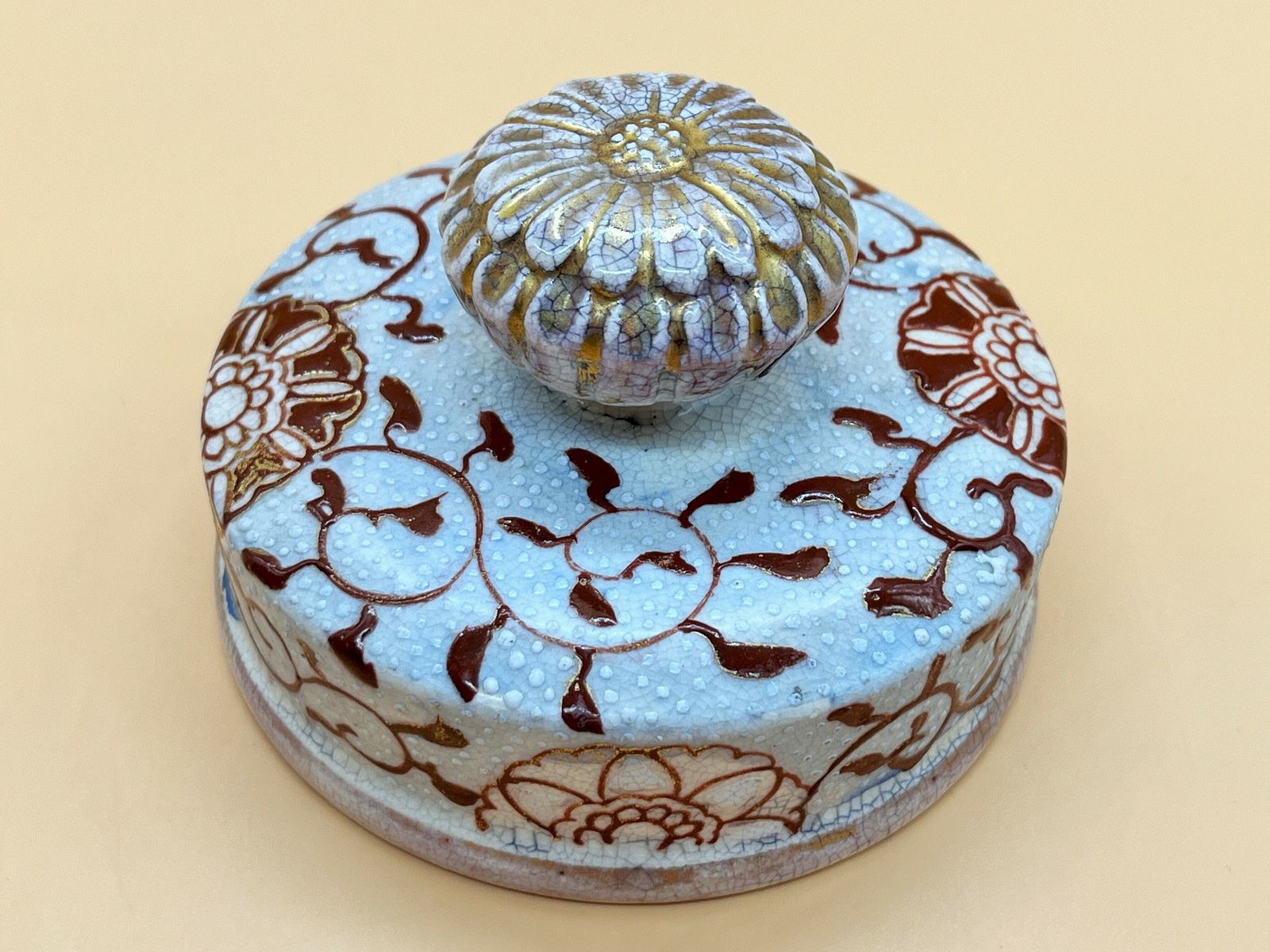 Stunning Large Antique Meiji Period Satsuma Hand Painted Temple Jar. Signed. photo vinterior