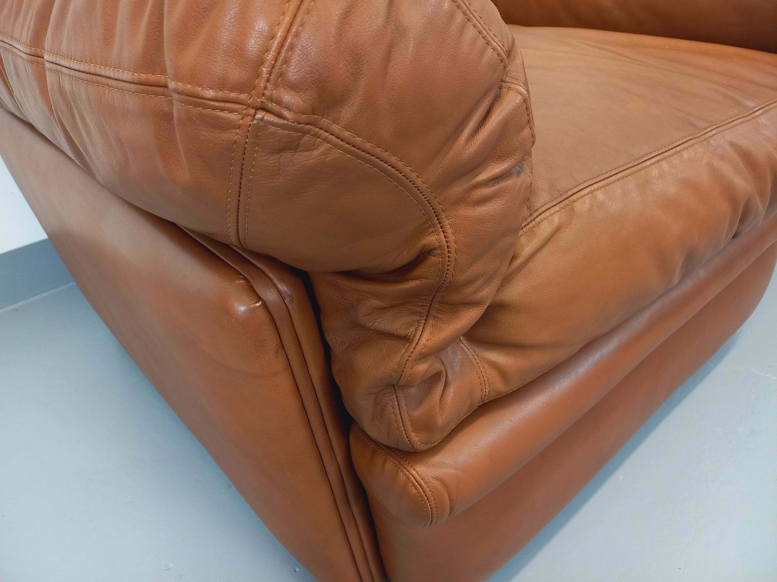 2 Tito Agnoli Coquelicot Armchairs In Leather photo vintage