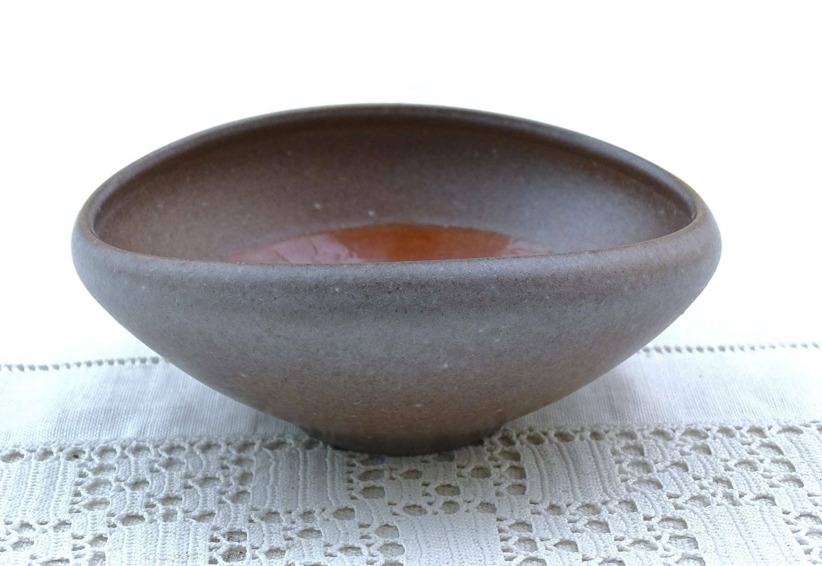 Vintage Mid Century West Duits Karlsruher Aardewerk Schaaltje Met Gesmolten Glasdecoratie, Modelnummer 6999 – Curiosa / Sieradenschaaltje photo Woonaccessoires