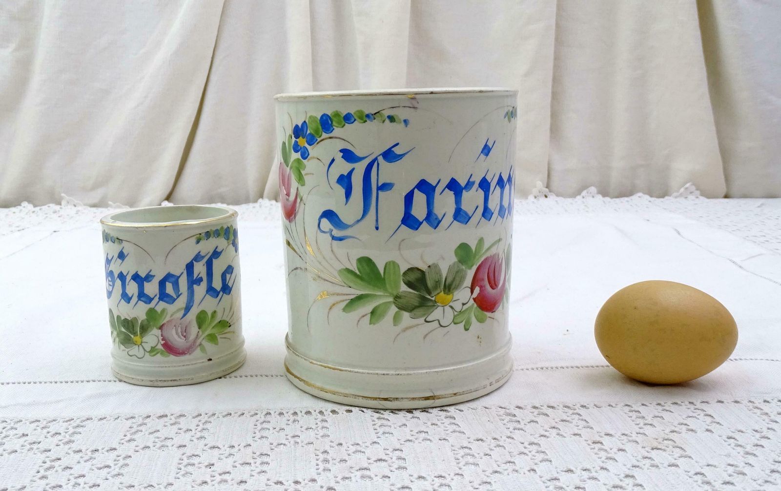 2 Antieke Franse Ironstone Keramische Voorraadpotten Zonder Deksel Met Handgeschilderd Rozenpatroon Van Choisy Le Roi, Vintage Aardewerk photo Woonaccessoires
