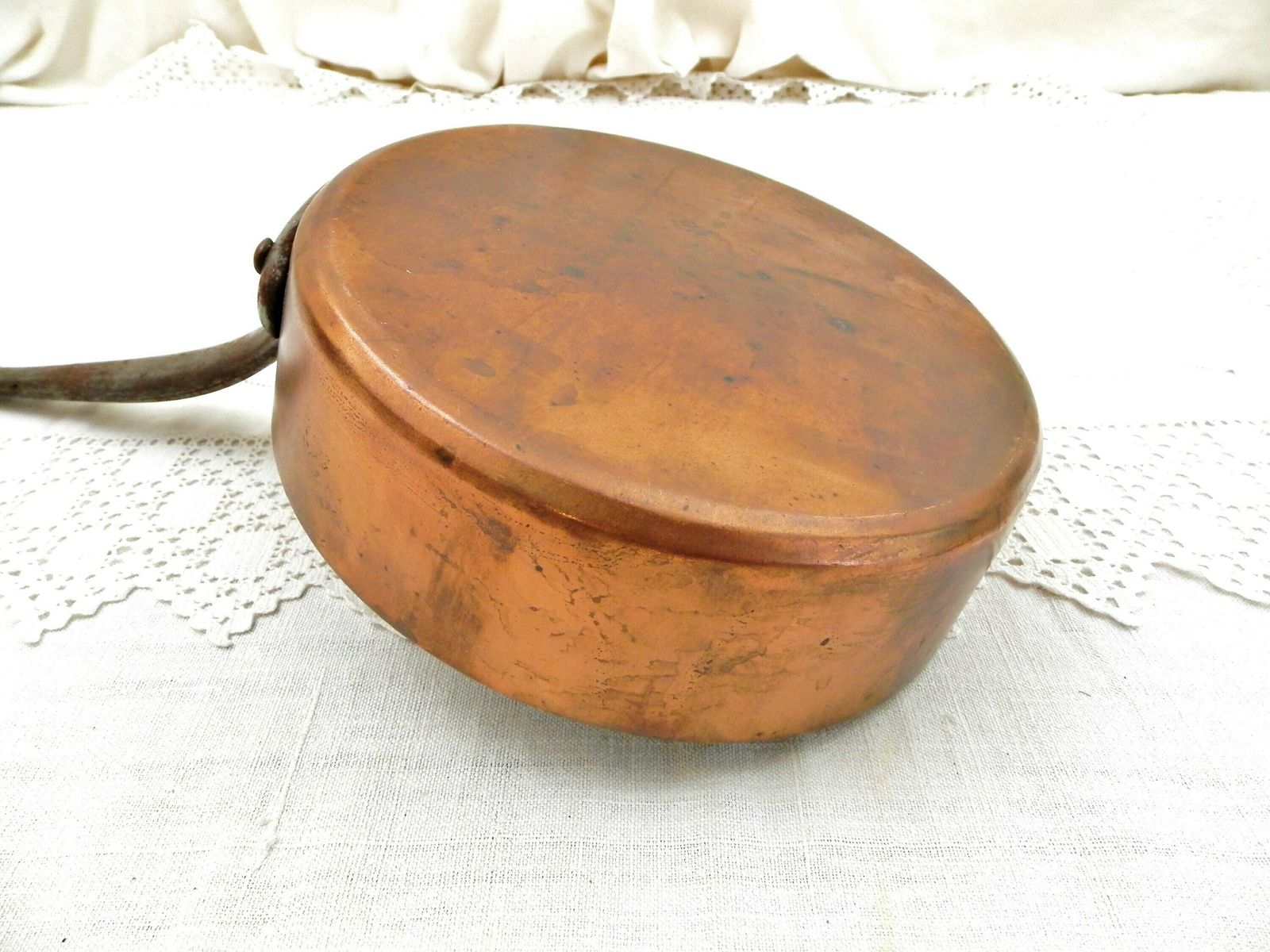 Antique French Saute Pan Copper And Tin Lined Cast Iron Handle, Retro Old Chefs Cooking Fry Pan From France, Shabby Chateau Kitchen Cooking photo vinterior