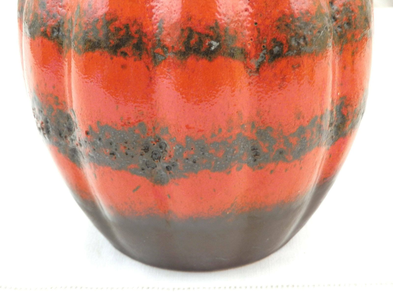 Vintage Scheurich Keramik Grote Ronde Vaas Met Rood Zwart Gestreept Fat Lava Glazuur, Mid Century Jaren 1960, West Duits Aardewerk photo for sale