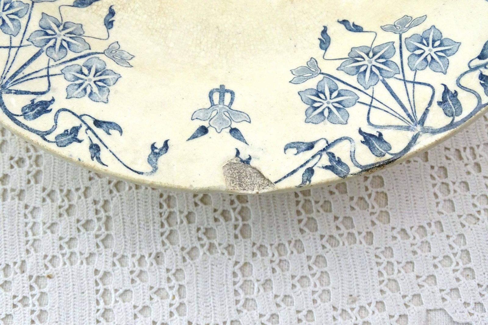 Antique French Ironstone Ceramic Comport Dish Porcelaine Opaque De Gien Terre De Fer Flower Pattern, Pedestal Cake Stand / Fruit Bowl photo vinterior