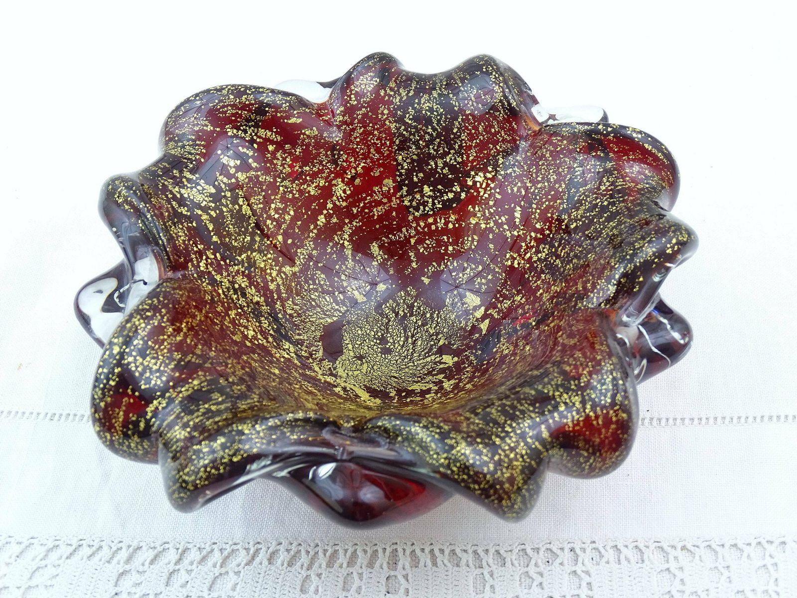 Large Vintage Mid Century Italian Murano Bowl Of Red And Clear Glass With Gold Flecks, Retro 1960s Glassware Cigar Ashtray Of Venice Italy