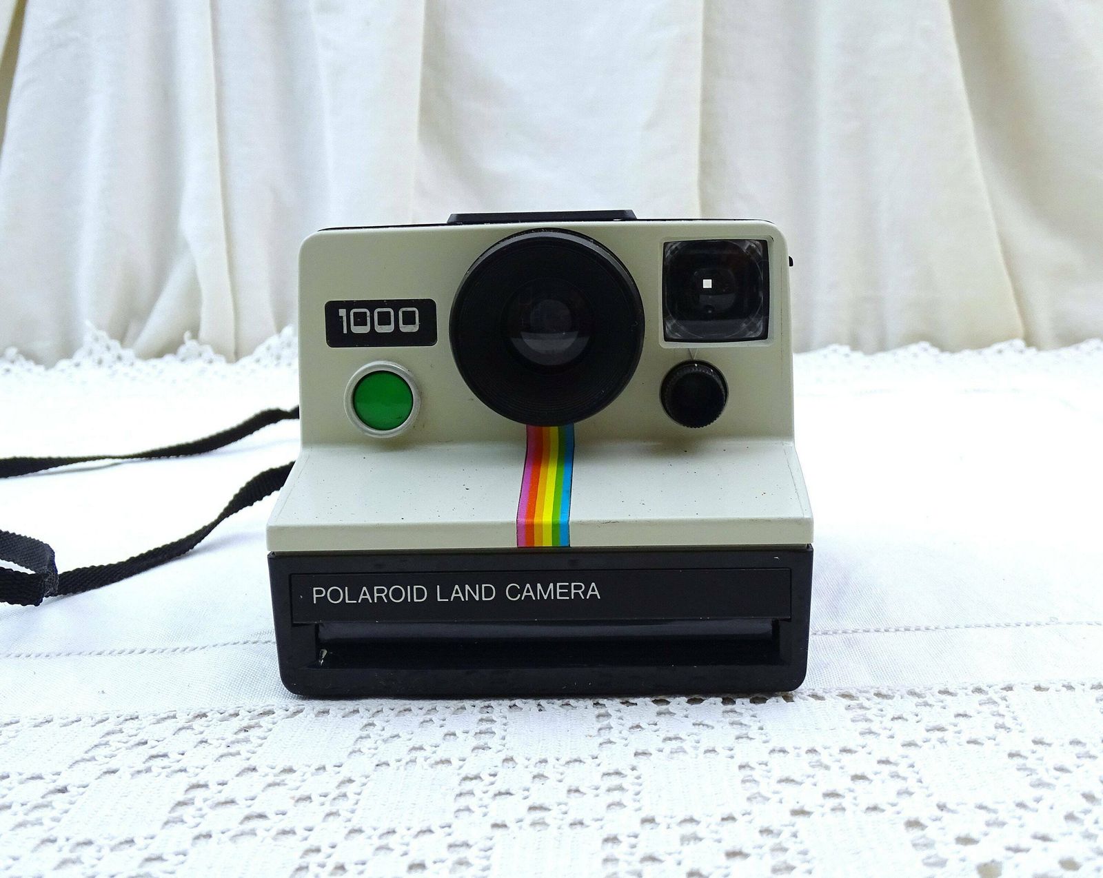 Vintage Polaroid Land Camera 1000 With Green Shutter Button, Retro Iconic Instant Photograph Analog Camera Europe, 1970s 1980s Home Decor photo furniture