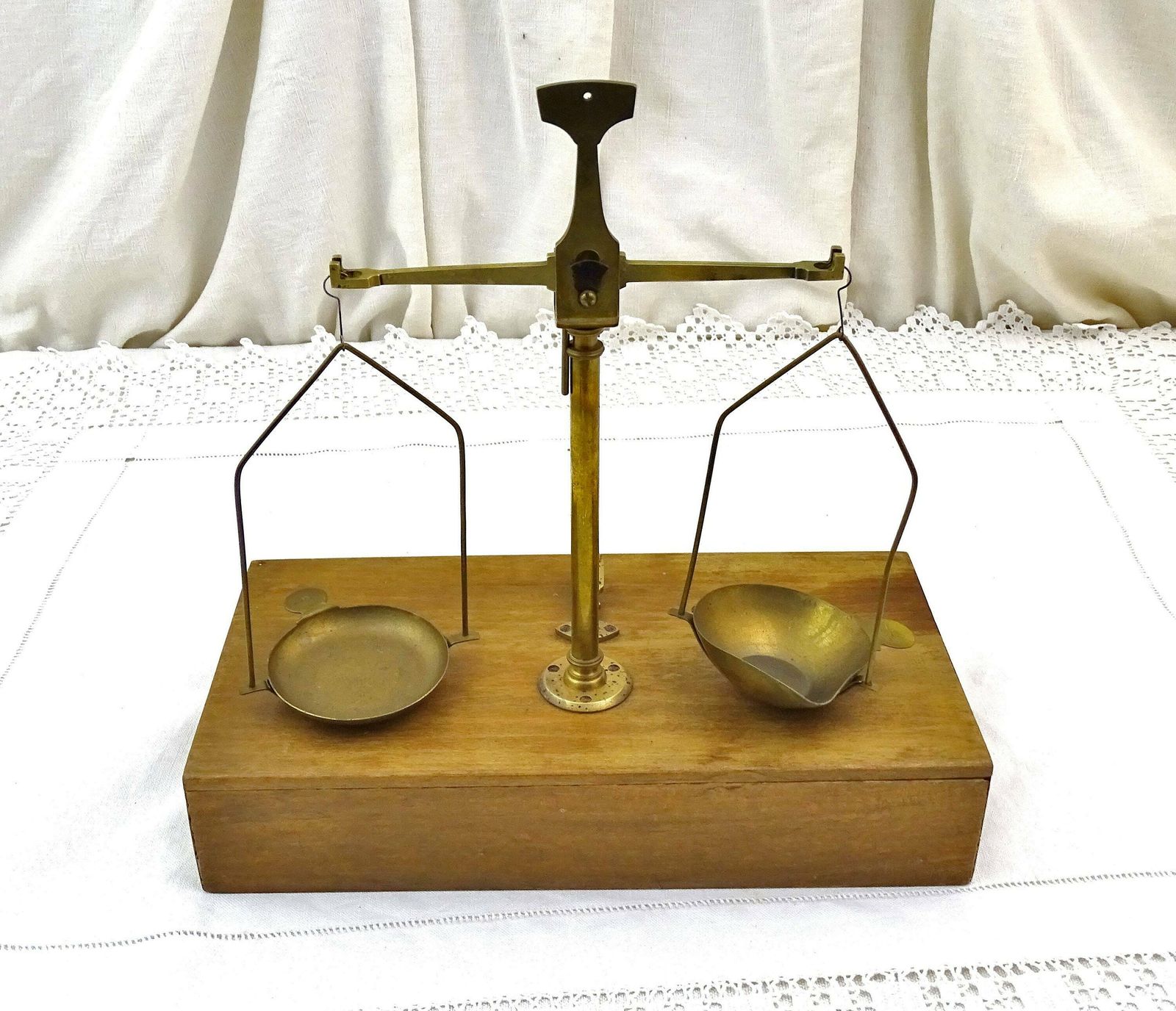 Antique French Brass Equal Arm Beam Balances With Wooden Draw, Vintage Apothecary And Analytical Scales From France, Old Style Gem Scale photo vintage
