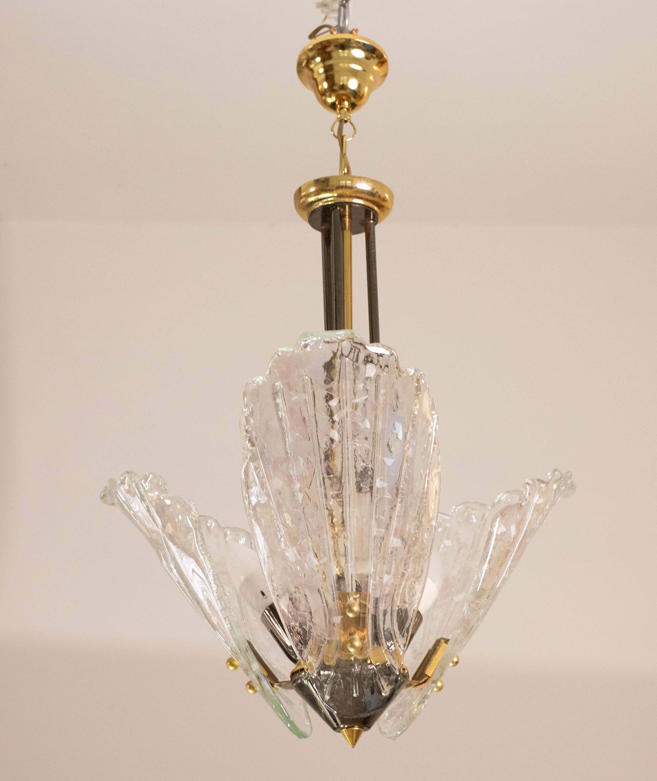 Elegant Murano Chandelier With 3 Leaves Iridescent In Murano Glass photo vintage
