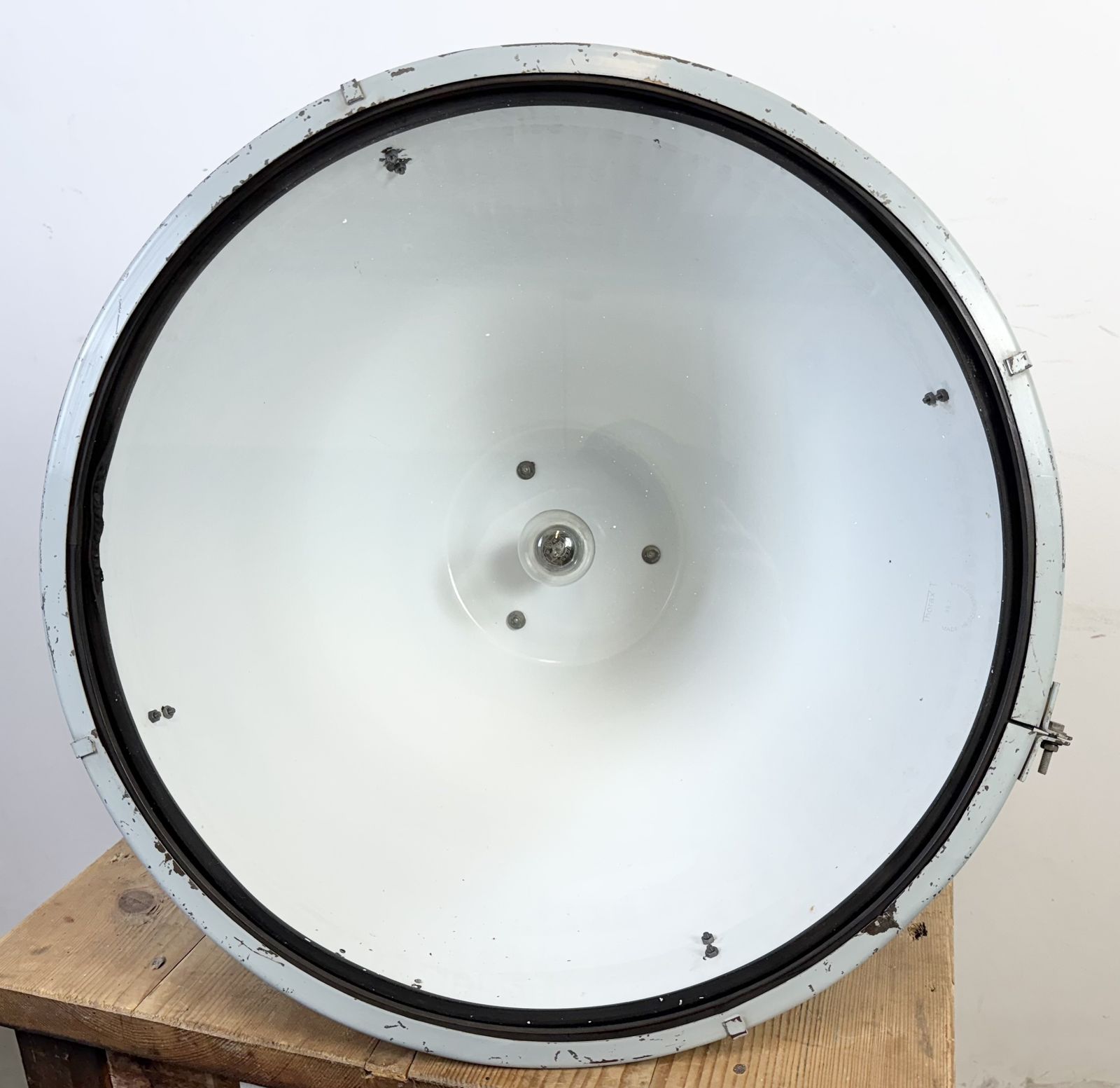 photo buy Large Black Enamel Industrial Lamp With Clear Glass Cover From Elektrosvit, 1960s, 20x