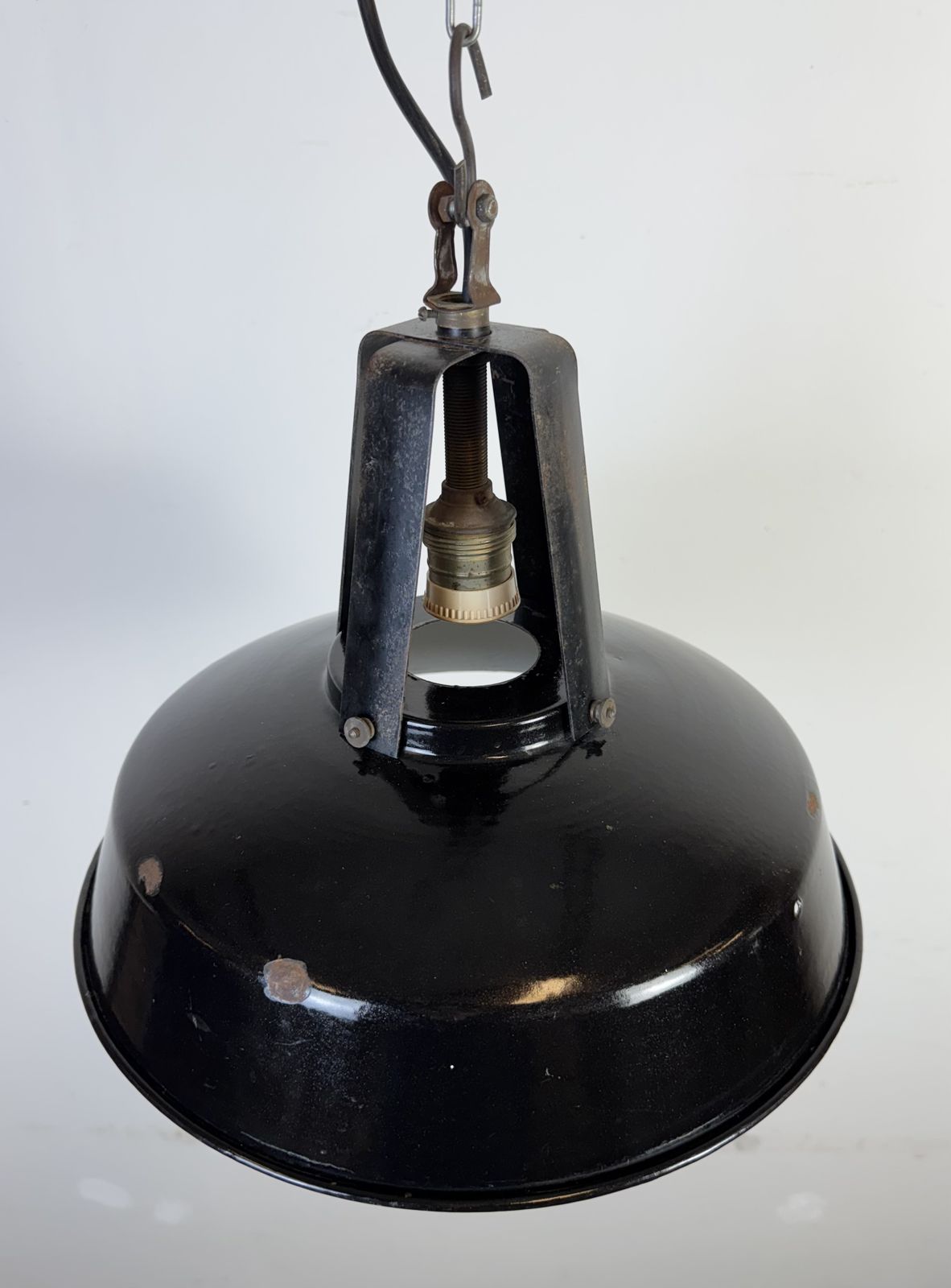 photo vinterior Industrial French Black Enamel Pendant Lamp From Mazda, 1960s