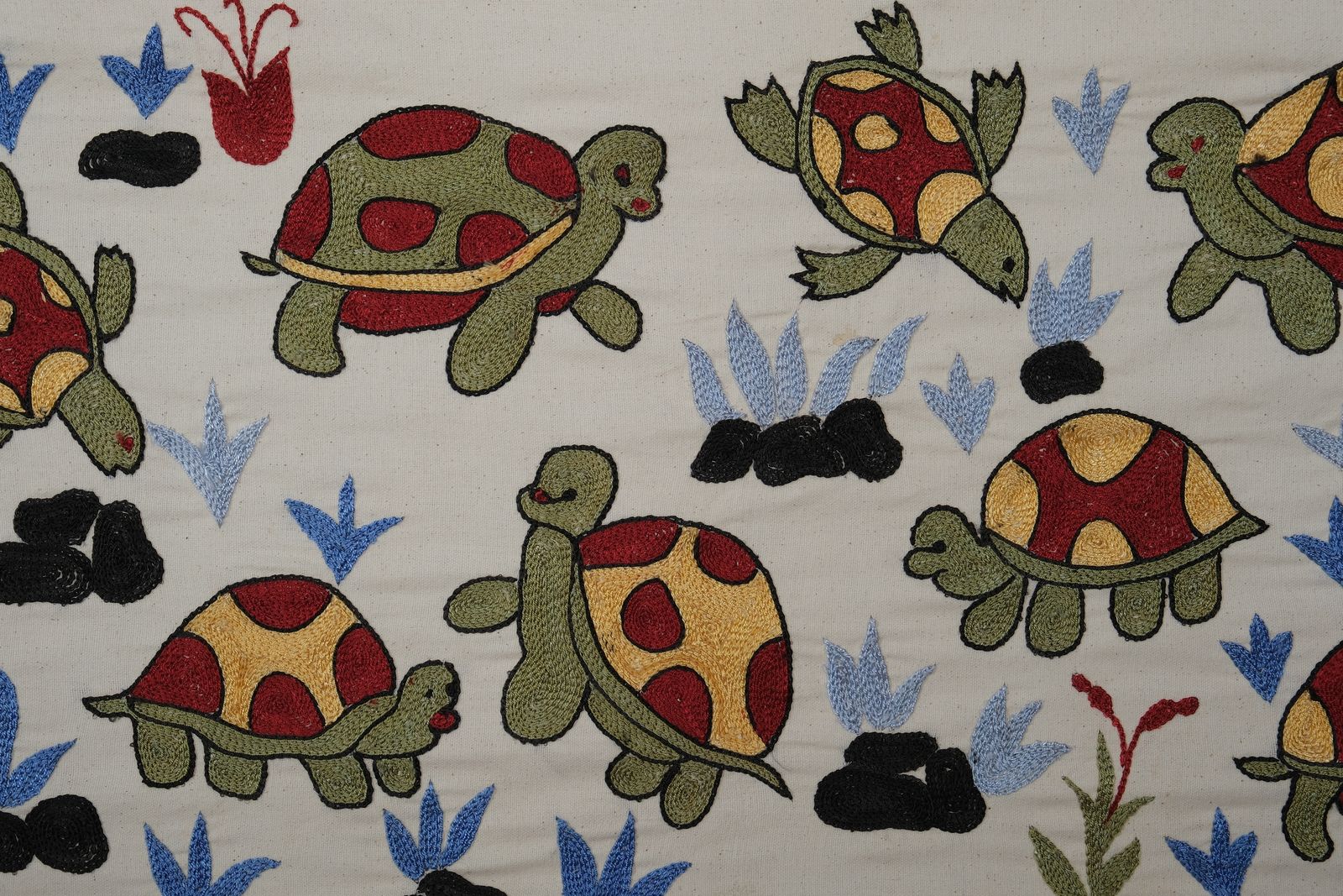 Handmade Suzani Tortoise Design Table Runner   Embroidered Turkish Decor   Unique Bohemian Home Accent 1'6'' X 4'6'' photo Textiles
