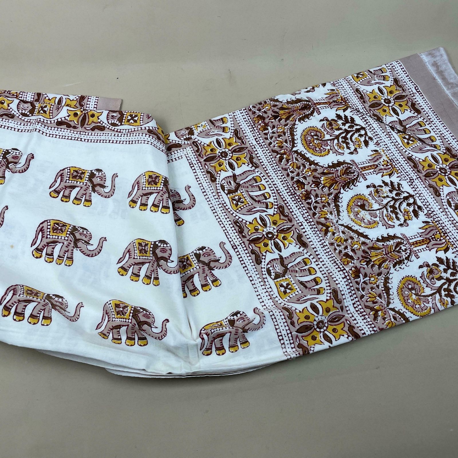 Hand Printed Indian Fabric 147x213cm Elephant Pattern Block Pink White Tapestry Cotton Handmade Craft Dress Making Traditional Cloth India photo vinterior
