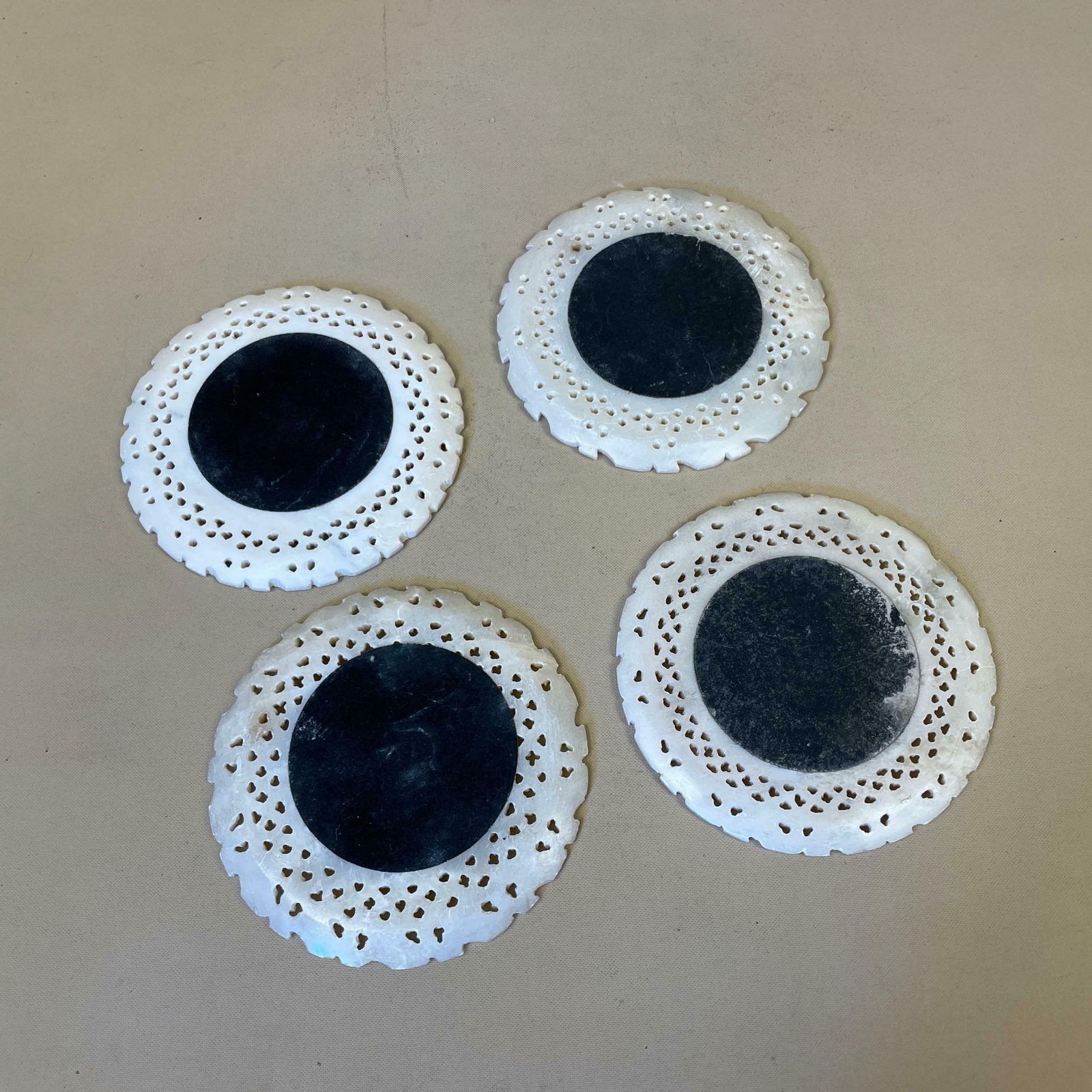 Set Of 4 Handmade Round Mother Of Pearl Coasters Mats Placemats Floral Inlay Pattern Mat Decor Decorative Pattern Circular Art Deco photo buy