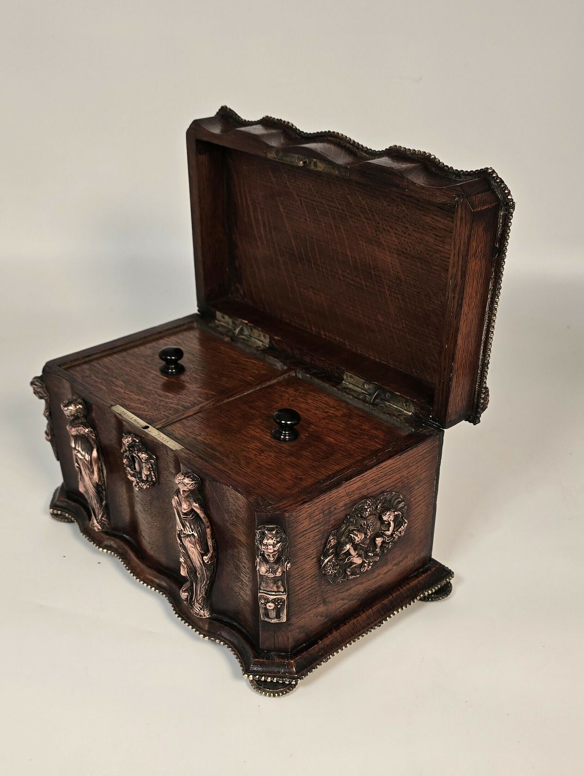 photo vinterior A Large 19th Century French Tea Caddy By Tahan Of Paris