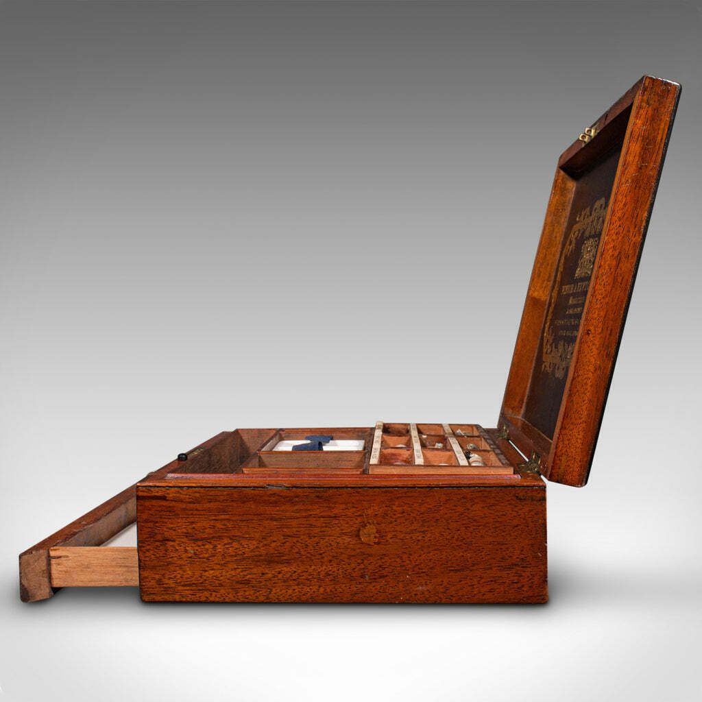 Antique Artist's Paint Box, English, Carry Case, Winsor & Newton, Late Victorian photo vinterior