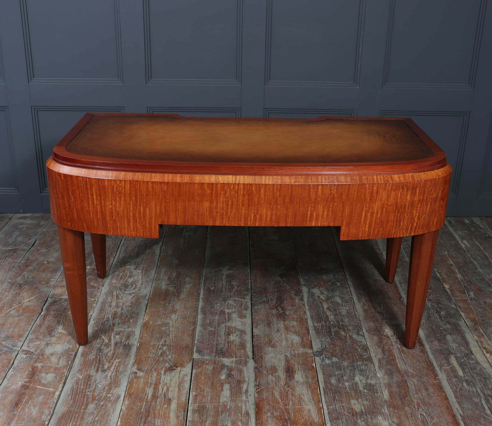 2650.0 French Art Deco Desk In Mahogany And Satinwood photo