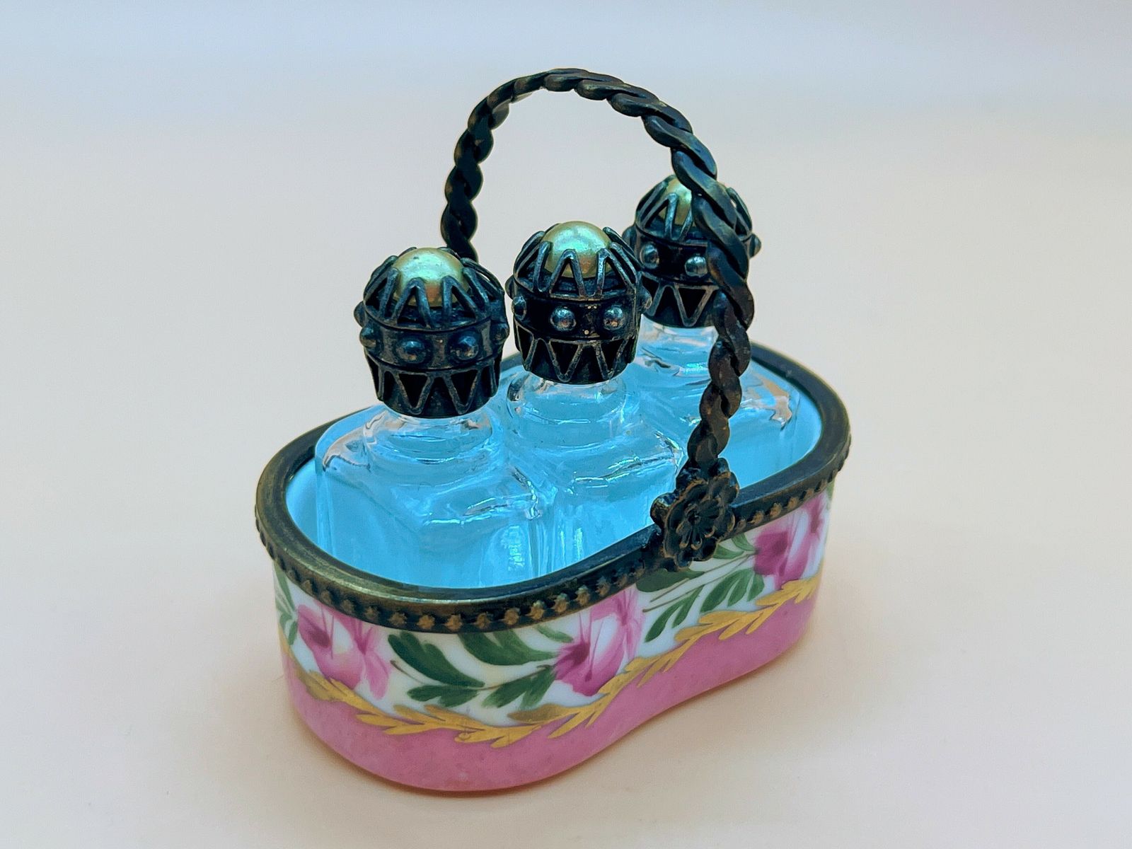 Peint Main Limoges Porcelain Floral Basket With 3 Internal Glass Perfume Bottles. photo buy