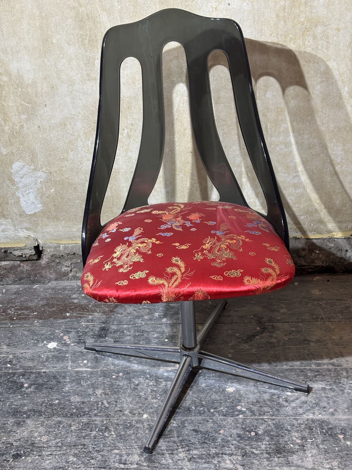 photo furniture 1960s Swivel Dining Chair Perspex Back And Oriental Silk Upholstery