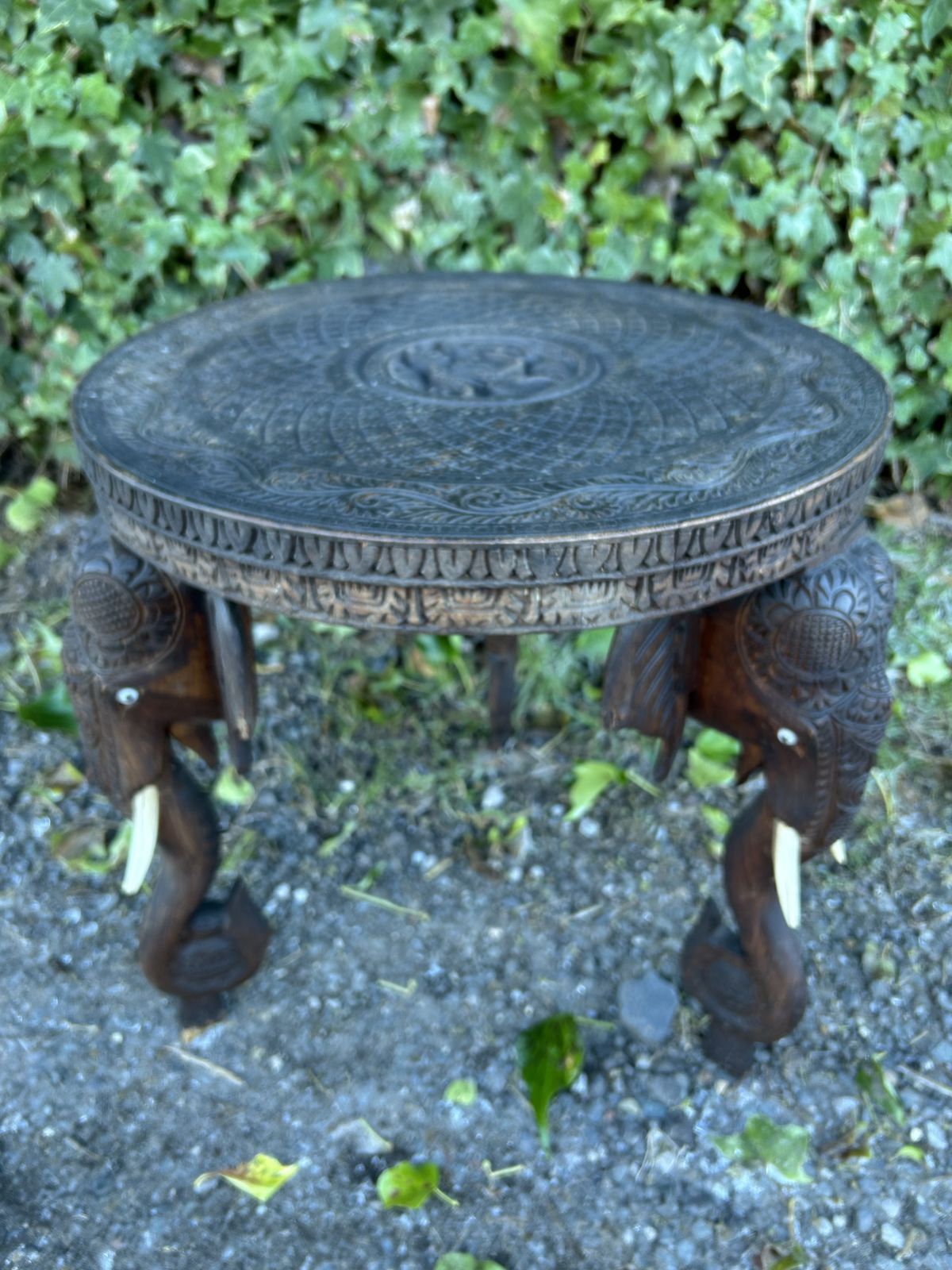 photo furniture 3 Leg Anglo Indian, Hand Carved Elephant Head  And Indian God Design Side Table.