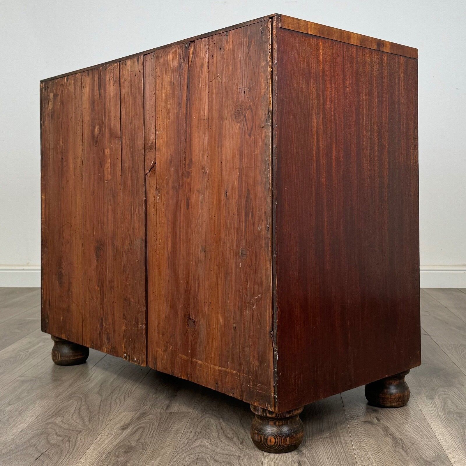 Antique 18th Century Bow Front Chest Of Drawers In Mahogany photo vinterior