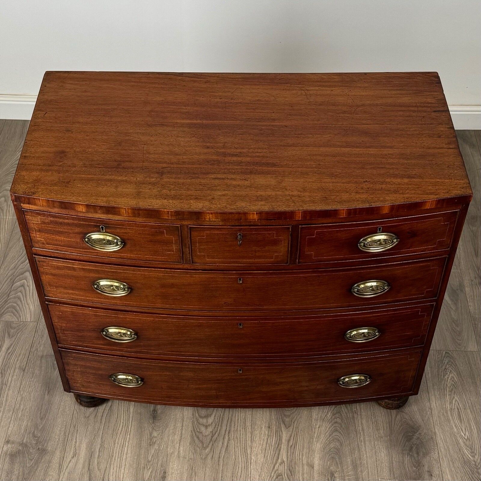 photo furniture Antique 18th Century Bow Front Chest Of Drawers In Mahogany