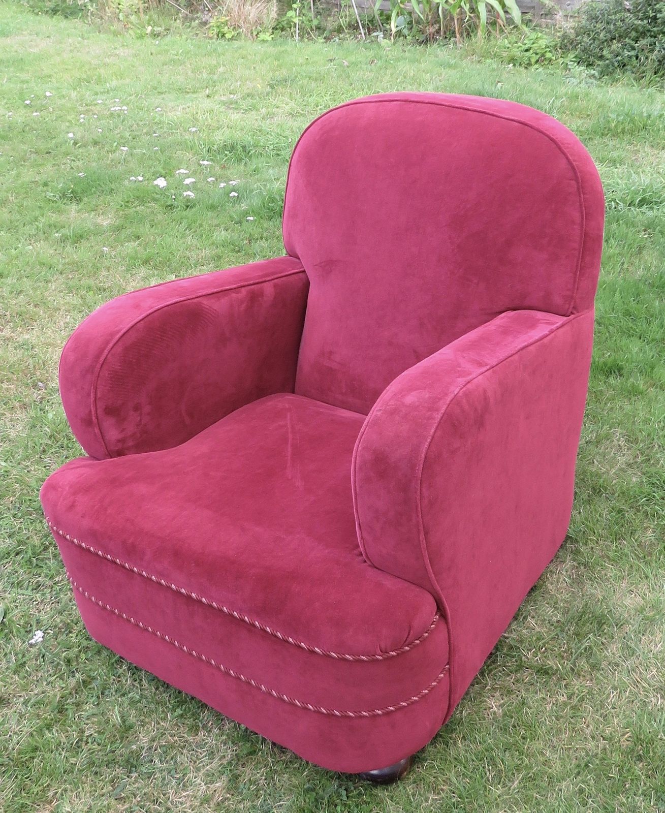 1930’s 2 Seater Sofa And 2 Chairs In Good Condition. photo 700.0