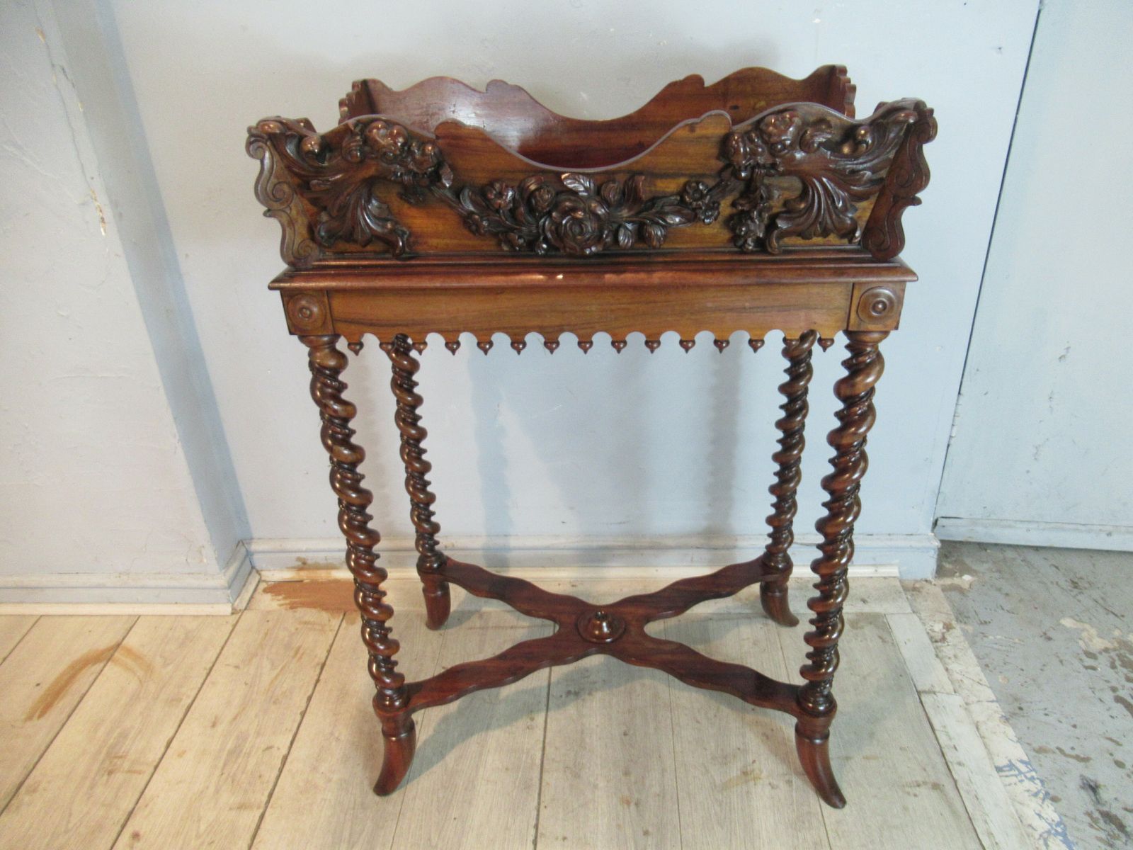 19th Century    Carved And Decorated Plant Holder photo furniture